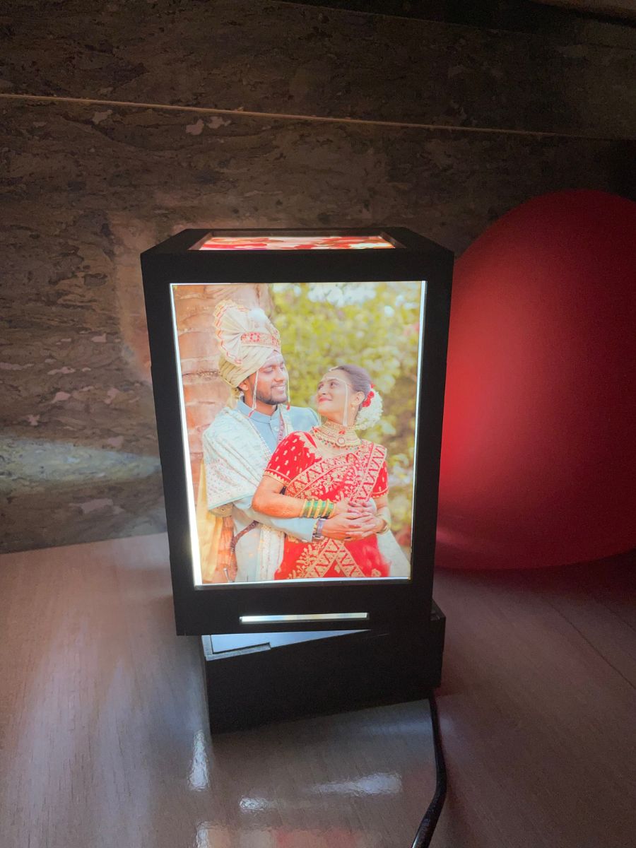 Lampix™ – Rotating Photo Lamp with Warm LED Glow
