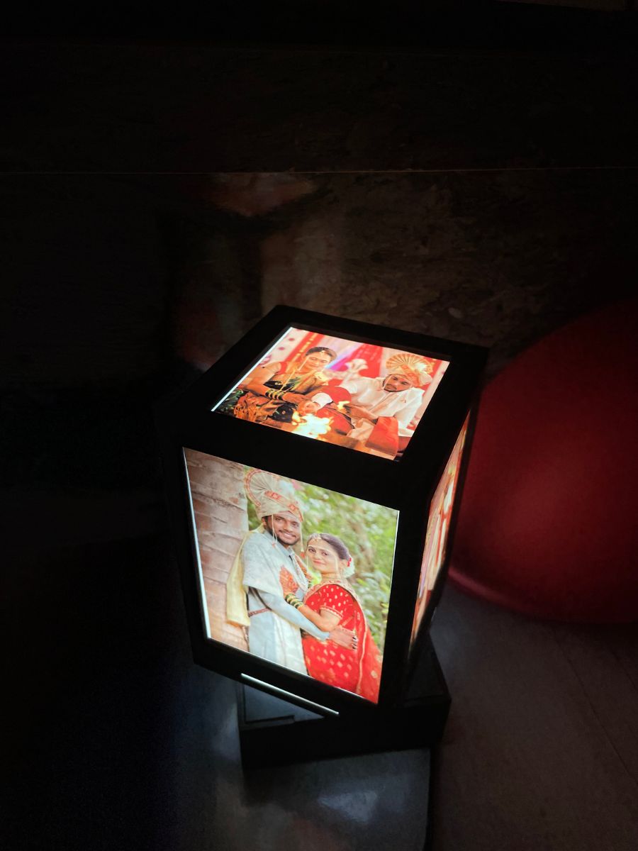 Lampix™ – Rotating Photo Lamp with Warm LED Glow